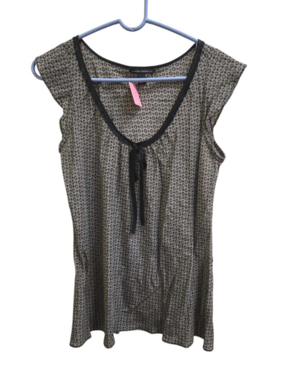 Very Good M Banana Republic Blouse